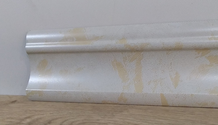 قرنیز سفید پی وی سی کد١٠ عرض ١٢سانت